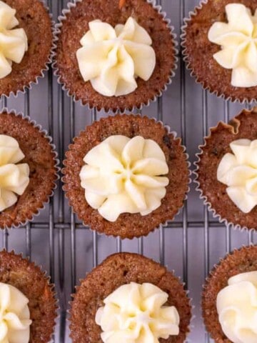 Frosted carrot cake cupcakes